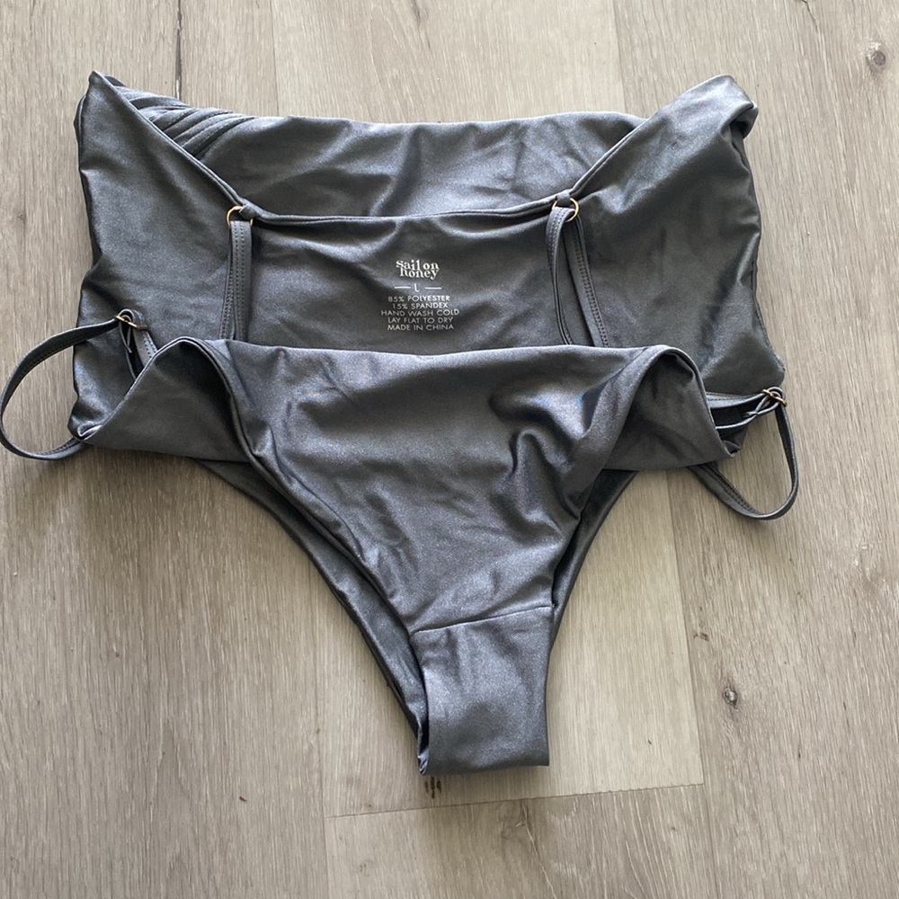Silver Sail on Honey one piece swimsuit Size Large - Picture 5 of 6